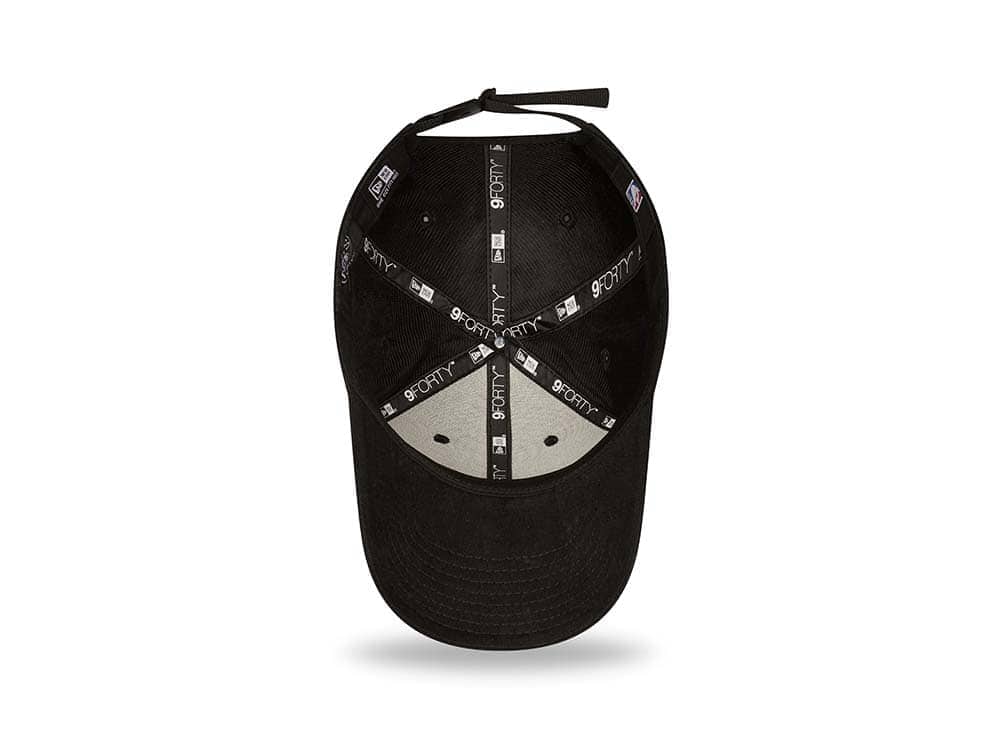 New Era Brooklyn Nets Washed Pack Black Adjustable 9Forty Strapback Cap