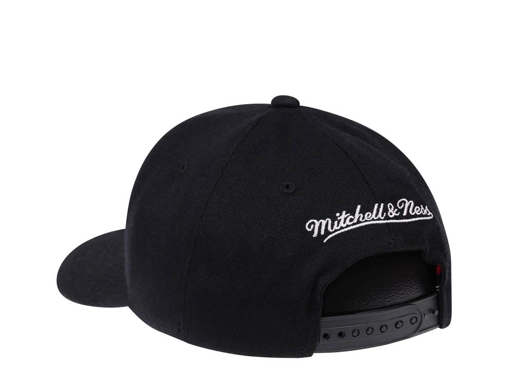 Mitchell & Ness Portland Trail Blazers Team Ground Red Line Solid Flex Snapback Cap