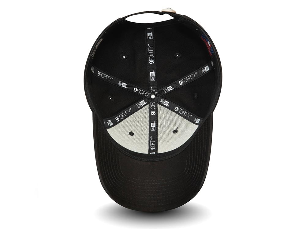 New Era New York Yankees League Essential Black Fire 9Forty Snapback Cap