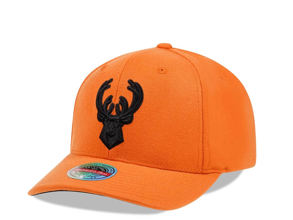 Mitchell & Ness Milwaukee Bucks Dark Cast Red Line Flex Snapback Cap