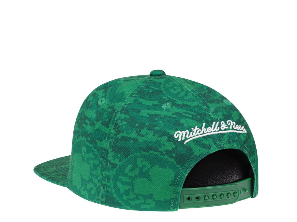 Mitchell & Ness Boston Celtics NBA Team Digi Camo Hardwood Classic Snapback Cap
