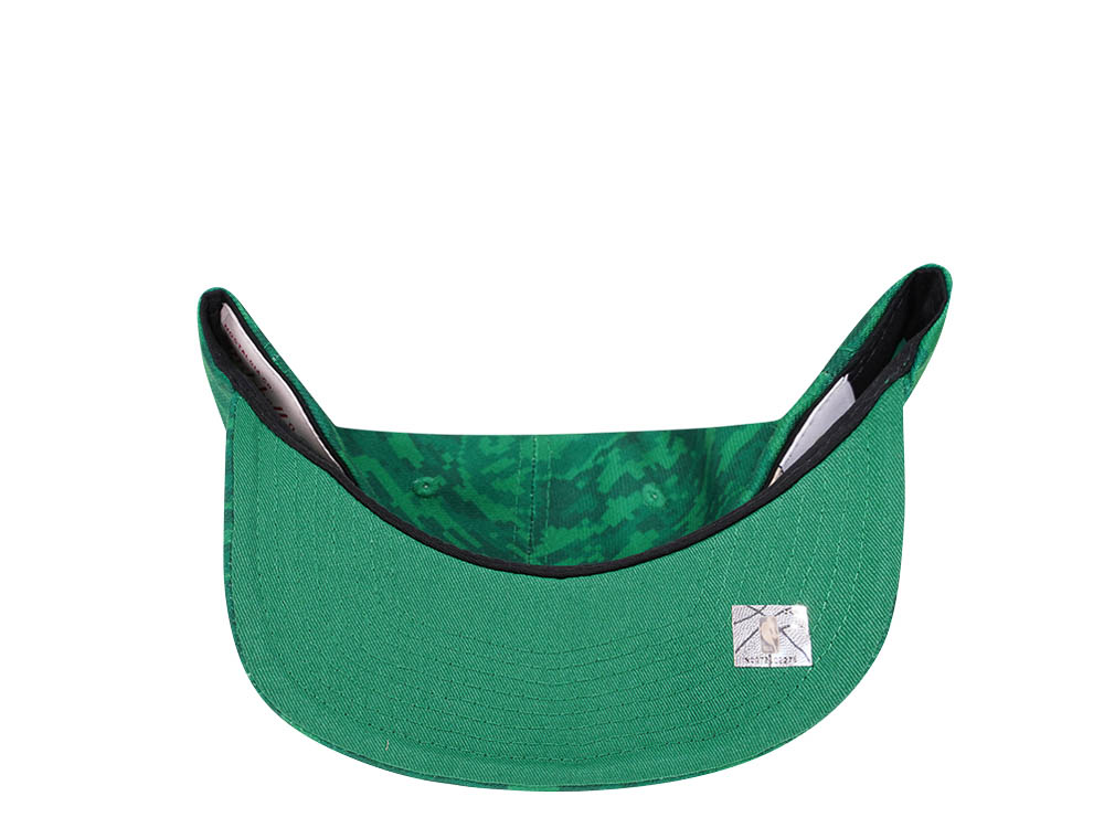 Mitchell & Ness Boston Celtics NBA Team Digi Camo Hardwood Classic Snapback Cap