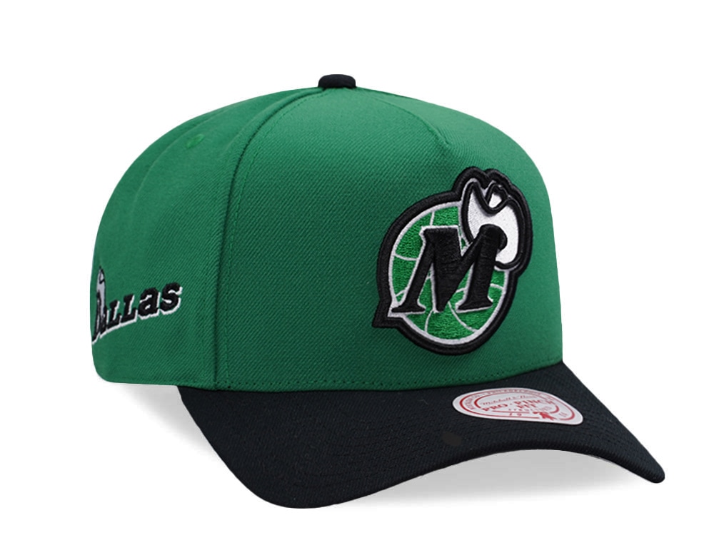 Mitchell & Ness Dallas Mavericks NBA In The City Green Edition Pro Pinch Fit Snapback Cap