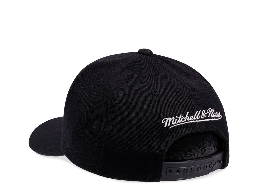 Mitchell & Ness Chicago Bulls Casper Red Line Flex Snapback Cap