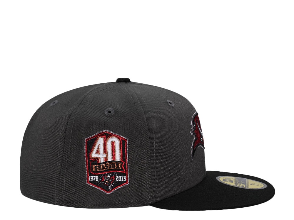 New Era Tampa Bay Buccaneers 40 Seasons Metallic Graphite Two Tone Edition 59Fifty Fitted Cap