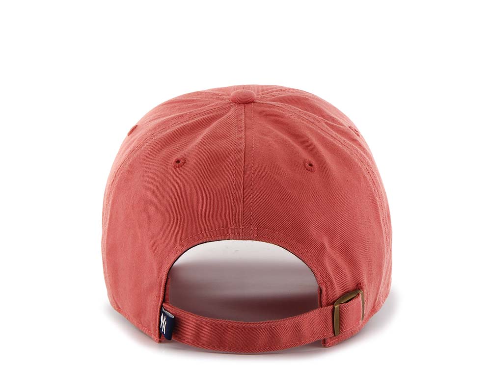 47Brand New York Yankees Clean Up Island Red Strapback Cap