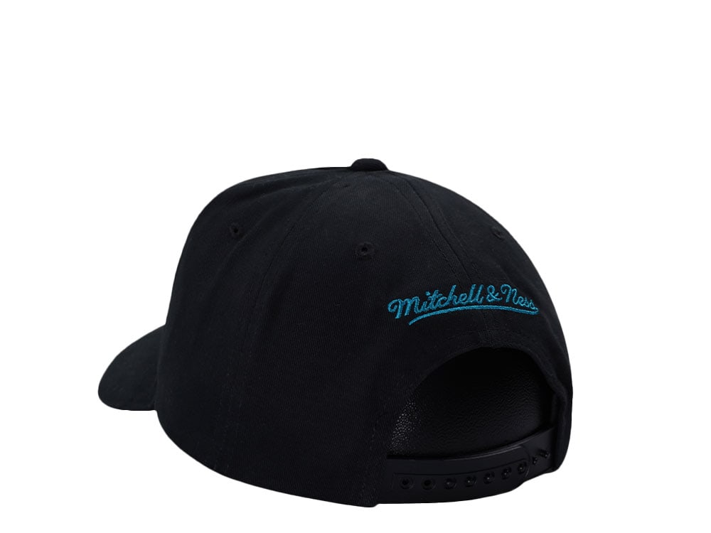 Mitchell & Ness Charlotte Hornets Black Pro Pinch Fit Snapback Cap