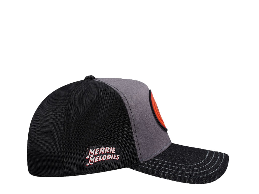 Capslab Looney Tunes Bugs Bunny Vintage Trucker Snapback Cap