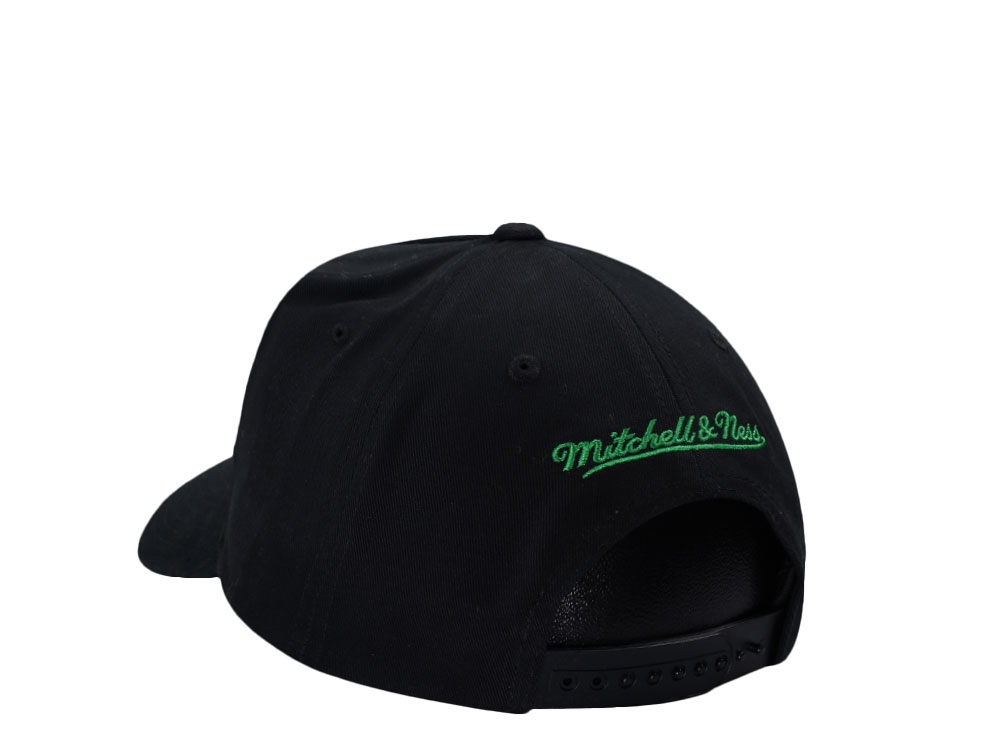 Mitchell & Ness Seattle SuperSonics Black Pro Pinch Fit Snapback Cap