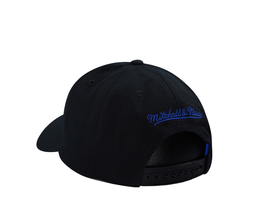 Mitchell & Ness New York Knicks 404 Club Camo Black Edition Pro Pinch Fit Snapback Cap