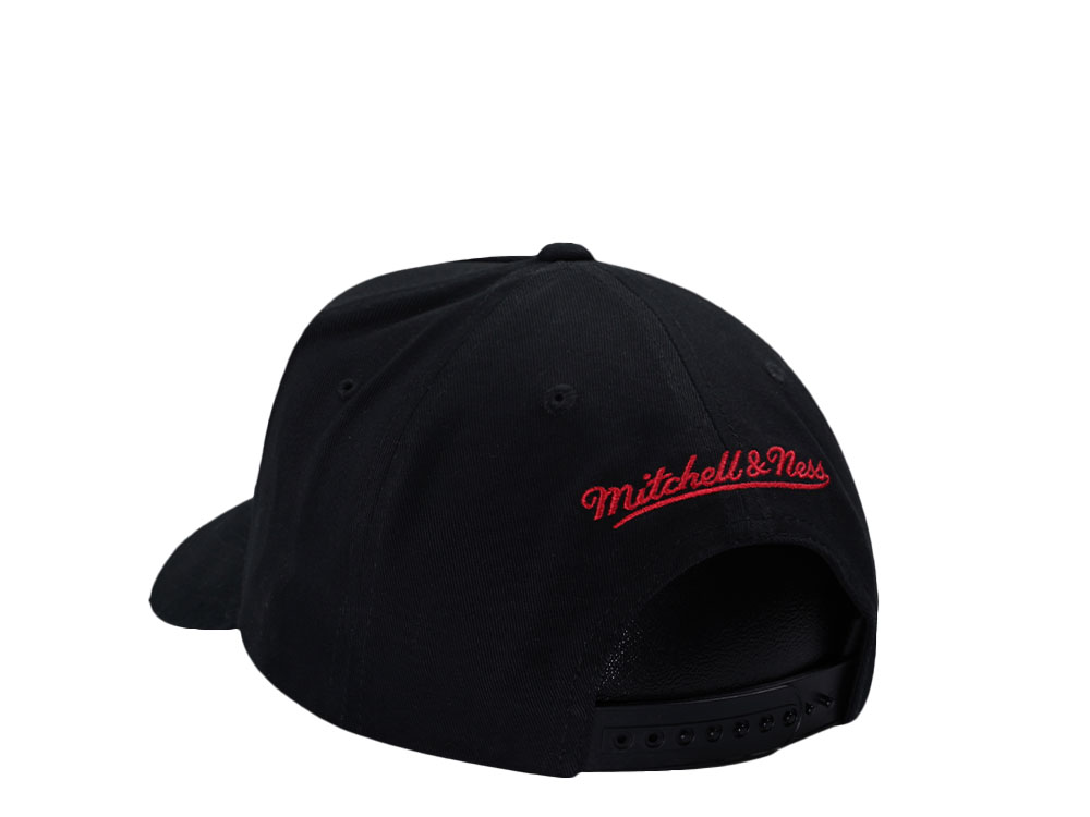 Mitchell & Ness Chicago Blackhawks Black Pro Pinch Fit Snapback Cap
